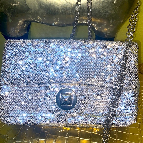 APT 9 SILVER SEQUIN PURSE W/SHOULDER-CHAIN - Picture 1 of 8